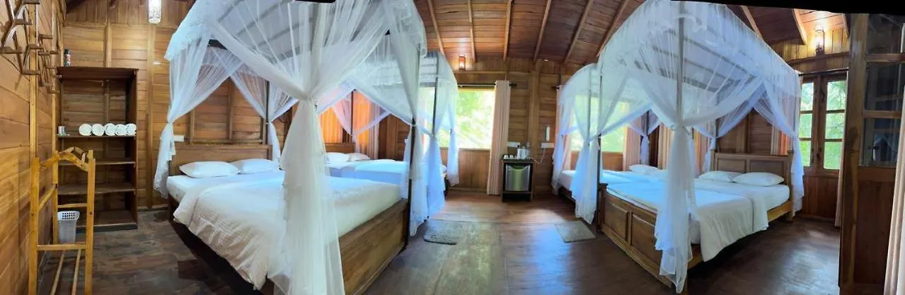 *** Resort Habarana Tree House Mutu Village Sri Lanka